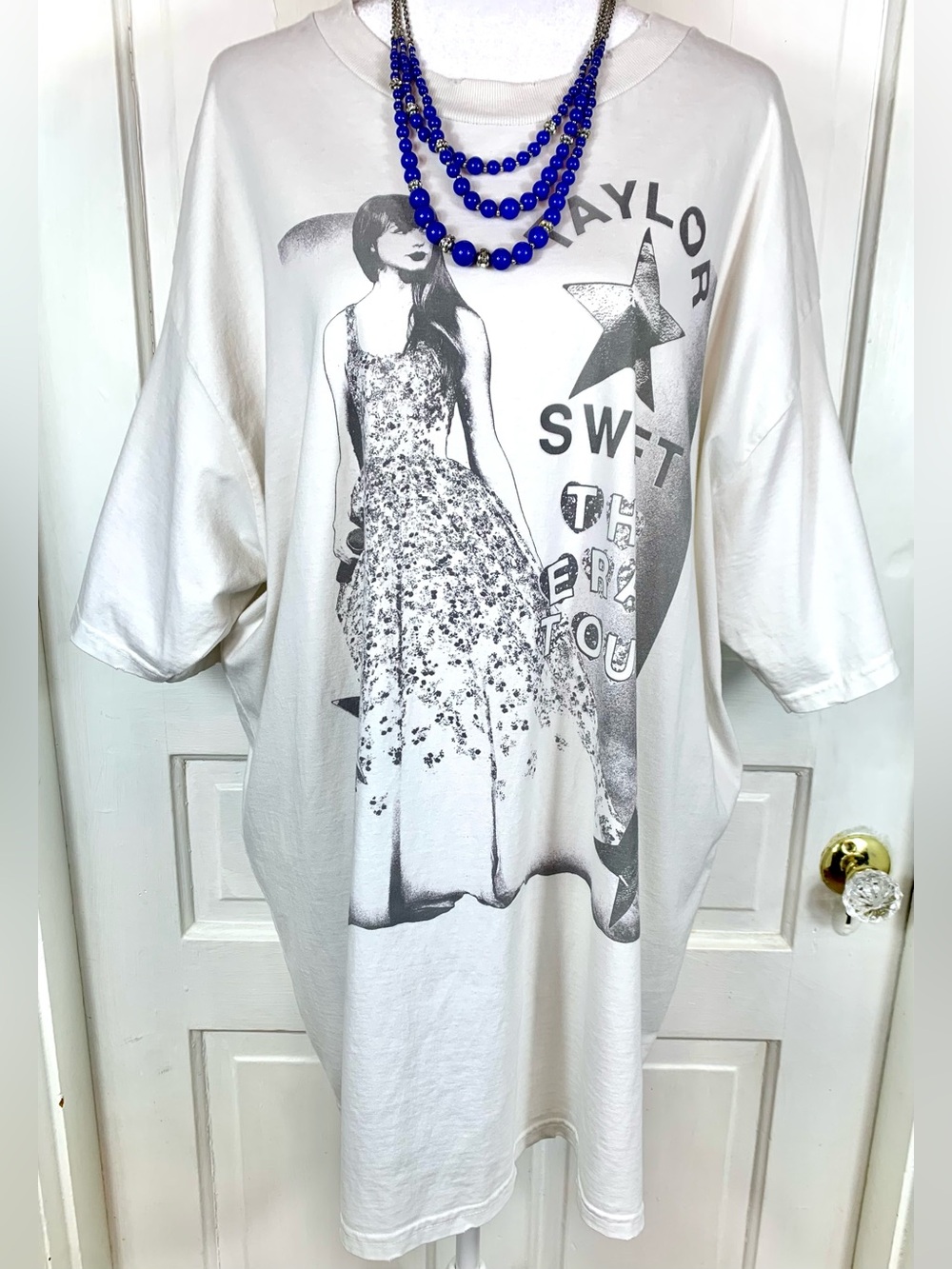 Taylor Swift The Eras Tour Concert Tshirt - Oversized - Vintage Frayed Edge Look - Picture 3 of 13
